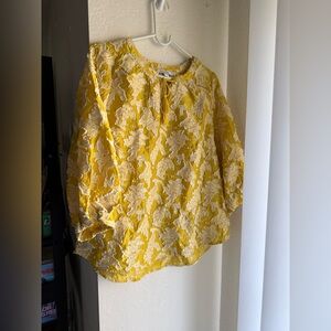 Embroidered Top 💛